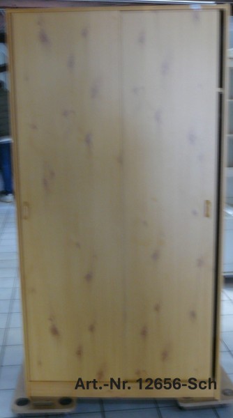 Kleiderschrank