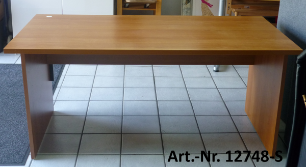 Schreibtisch