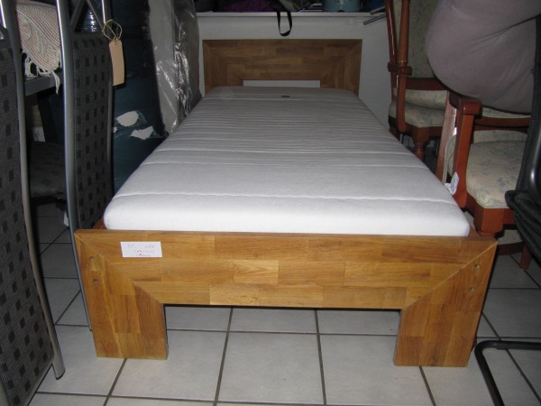 Einzelbett