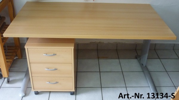 Schreibtisch